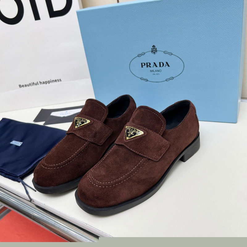 Pra*a leather shoes